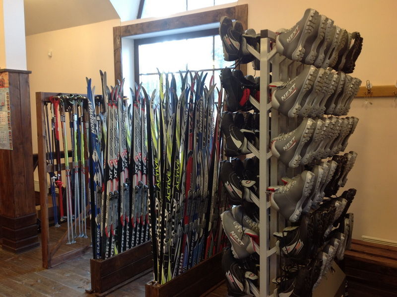 Кант прокат. Стойка для лыж. Шкаф для лыж. Стеллаж для хранения лыж. Шкаф для хранения лыж.