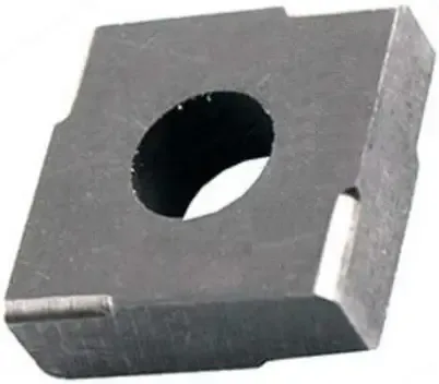 Пластина КНТ-16 квадратная 03113-120408 15х15мм с внутренним диаметром 6,35 мм, с фасками на углах