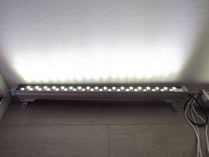 G-XQ8181B-W белый LED фасад прожектор, 220V, 72W длина 100см FLESI-NEON