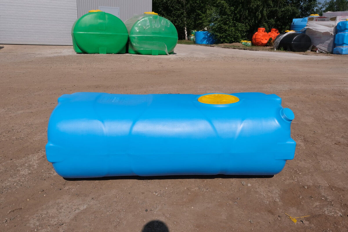 Изготовление пластиковой емкости 750 литров прямоугольная для хранения воды и топлива