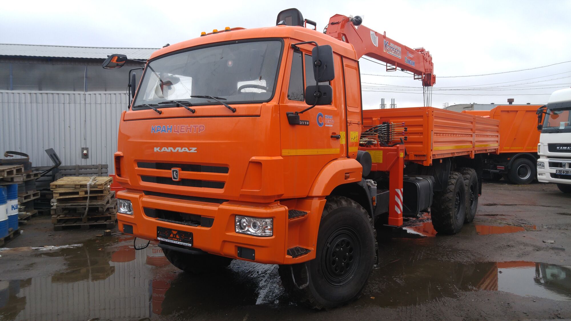 КАМАЗ-43118 (6х6) с тросовым КМУ Kanglim-1256