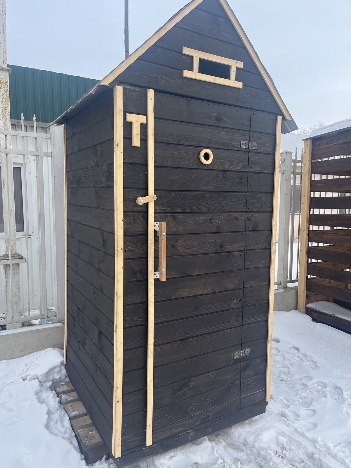 Туалет для дачи деревянный 1,1*1,2м