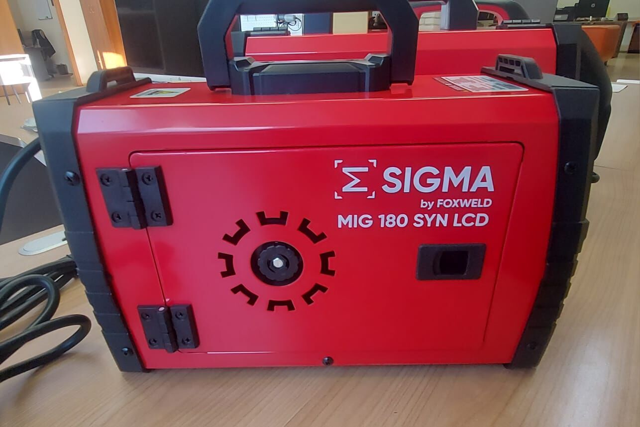 Сварочный полуавтомат SIGMA MIG 180 SYN LCD 3